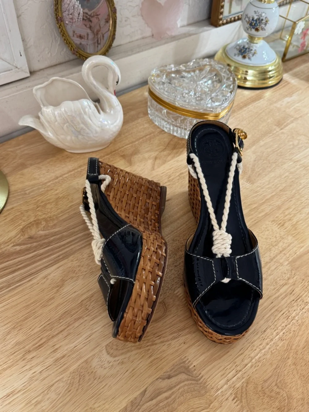 Tory Burch Navy Patent Leather Wicker Wedge Sandals with Rope T-Strap Size 9.5